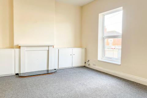 2 bedroom flat to rent, Grimsby Road, Cleethorpes, NE Lincolnshire, DN35
