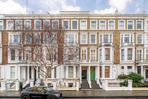 Studio to rent, Longridge Road, London SW5