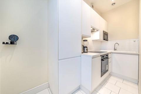Studio to rent, Longridge Road, London SW5