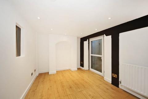 3 bedroom maisonette for sale, Akeman Street, Tring