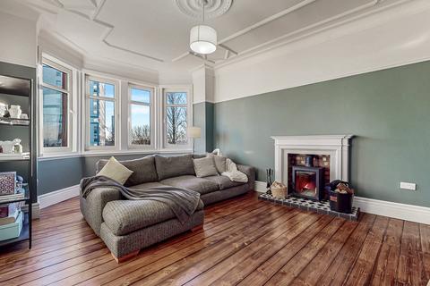 2 bedroom flat for sale, Broomhill Drive, Glasgow G11