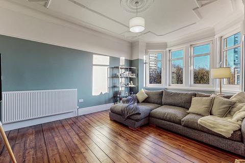 2 bedroom flat for sale, Broomhill Drive, Glasgow G11