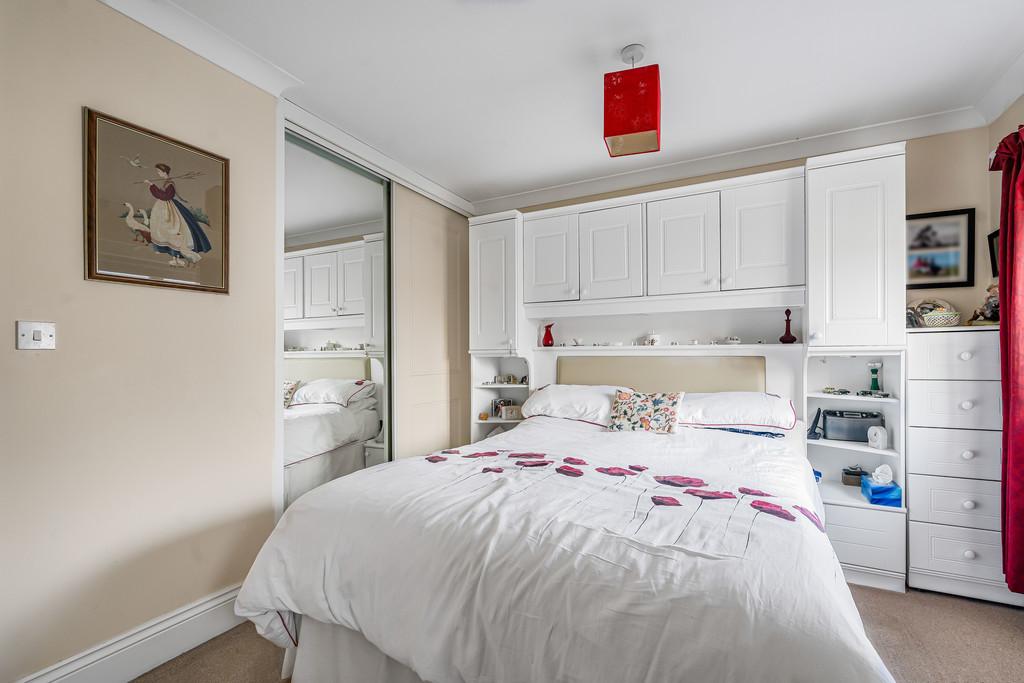 Principle bedroom (3)
