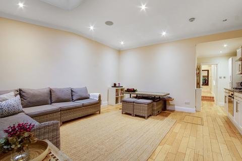 2 bedroom ground floor flat for sale, Tooting, London