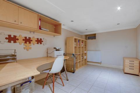 2 bedroom ground floor flat for sale, Tooting, London