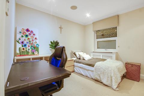 2 bedroom ground floor flat for sale, Tooting, London