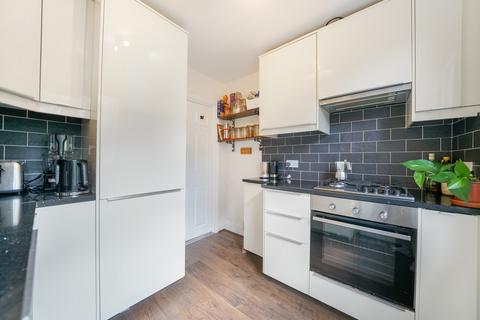 2 bedroom apartment for sale, Fermoy Road, London