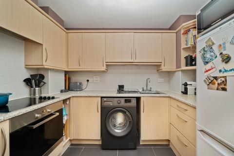 1 bedroom flat to rent, Commercial Road, Aldgate East, E1