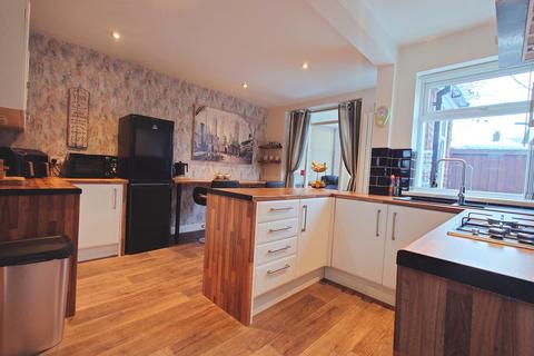 2 bedroom semi-detached house for sale, Barry Avenue, Bucknall