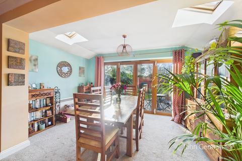 3 bedroom semi-detached house for sale, Oak Road, Barton-under-Needwood