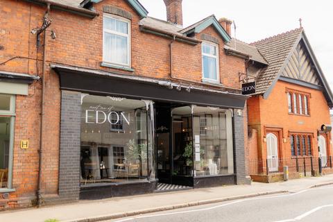 Retail property (high street) to rent - High Street, Colchester CO5