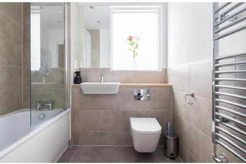 2 bedroom flat to rent, London Lane, London Fields, London, E8