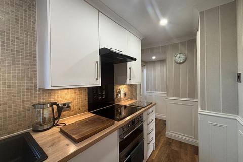 2 bedroom terraced house for sale, Bradford Road, Clayton, Bradford