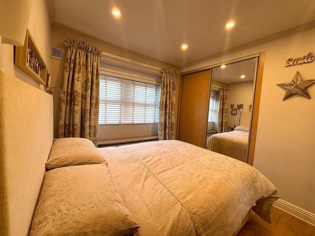 Bedrom 1...