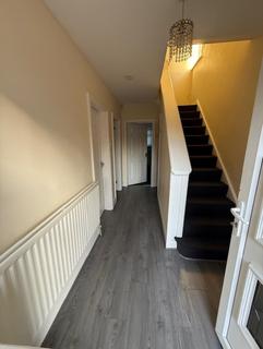 3 bedroom semi-detached house to rent, Oxley Links Road, Wolverhampton WV10