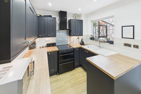 2 bedroom semi-detached house for sale, Pinewood Avenue, Atherstone CV9