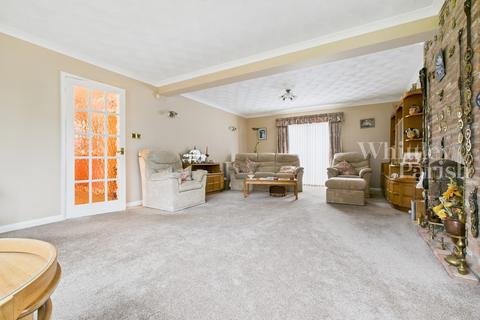 4 bedroom detached house to rent, Paddock Lodge, Cotton