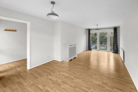 3 bedroom terraced house to rent, Lexington Close, Cambridge CB4