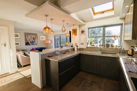 5 bedroom semi-detached house for sale, Simister Lane, Prestwich