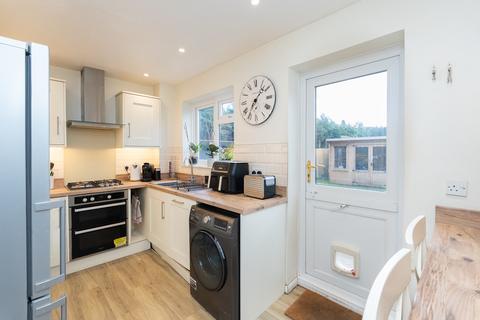 2 bedroom end of terrace house for sale, Chadhurst Close, North Holmwood