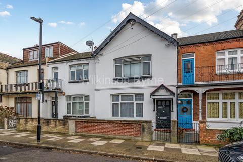 2 bedroom ground floor flat for sale, Woodside Road, Wood Green N22