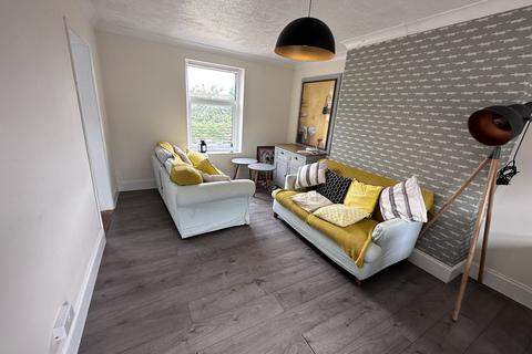4 bedroom terraced house to rent, Trekeen Road, Penryn TR10