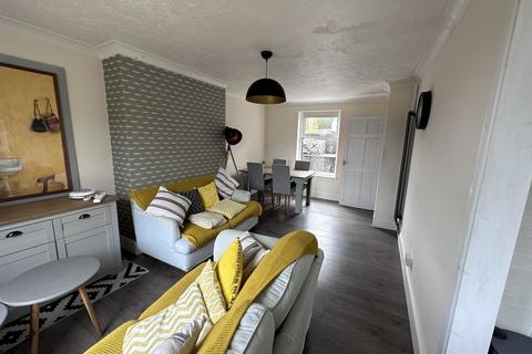 4 bedroom terraced house to rent, Trekeen Road, Penryn TR10