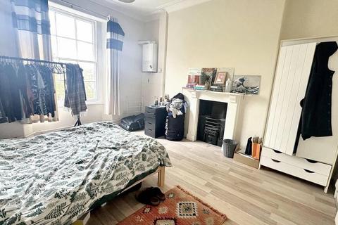4 bedroom flat to rent, 62C St. Pauls Road Clifton, Bristol BS8