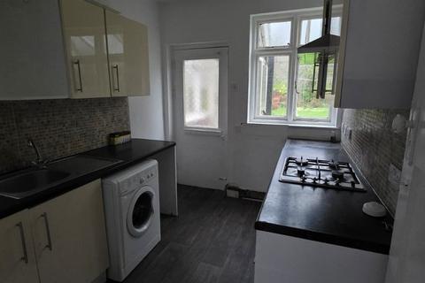 3 bedroom detached house to rent, Ribbesford Avenue, Wolverhampton WV10