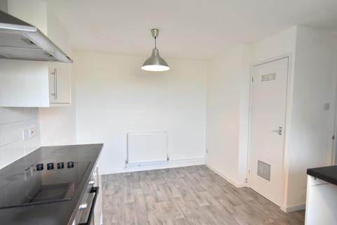 3 bedroom terraced house to rent, Flint Close, Portslade