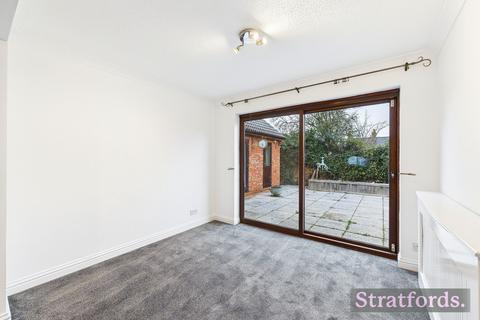 5 bedroom detached house to rent, Bristow Close, Bletchley, MK2