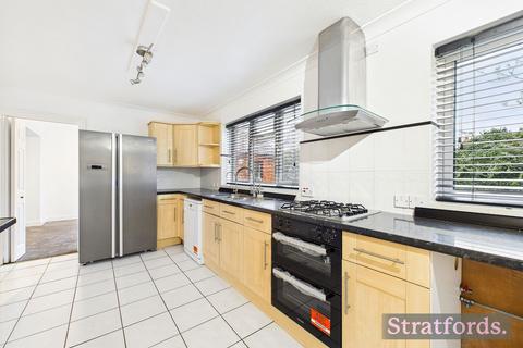 5 bedroom detached house to rent, Bristow Close, Bletchley, MK2