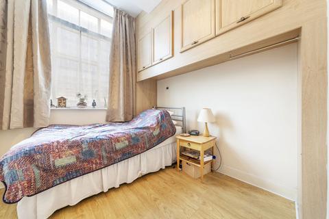 2 bedroom flat to rent, North Block, London SE1