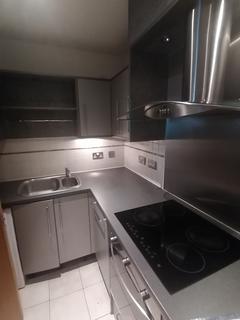 2 bedroom flat to rent, Bridge House, 18 St. George Wharf, London, SW8