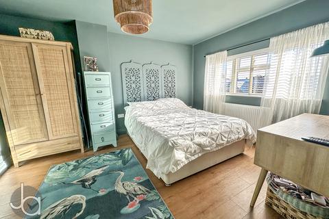 3 bedroom semi-detached house for sale, Parr Drive, Colchester