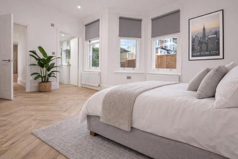 2 bedroom flat to rent, Belsize Crescent, Belsize Village, NW3