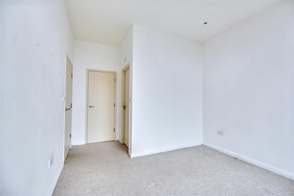 Bedroom 1 2.jpeg