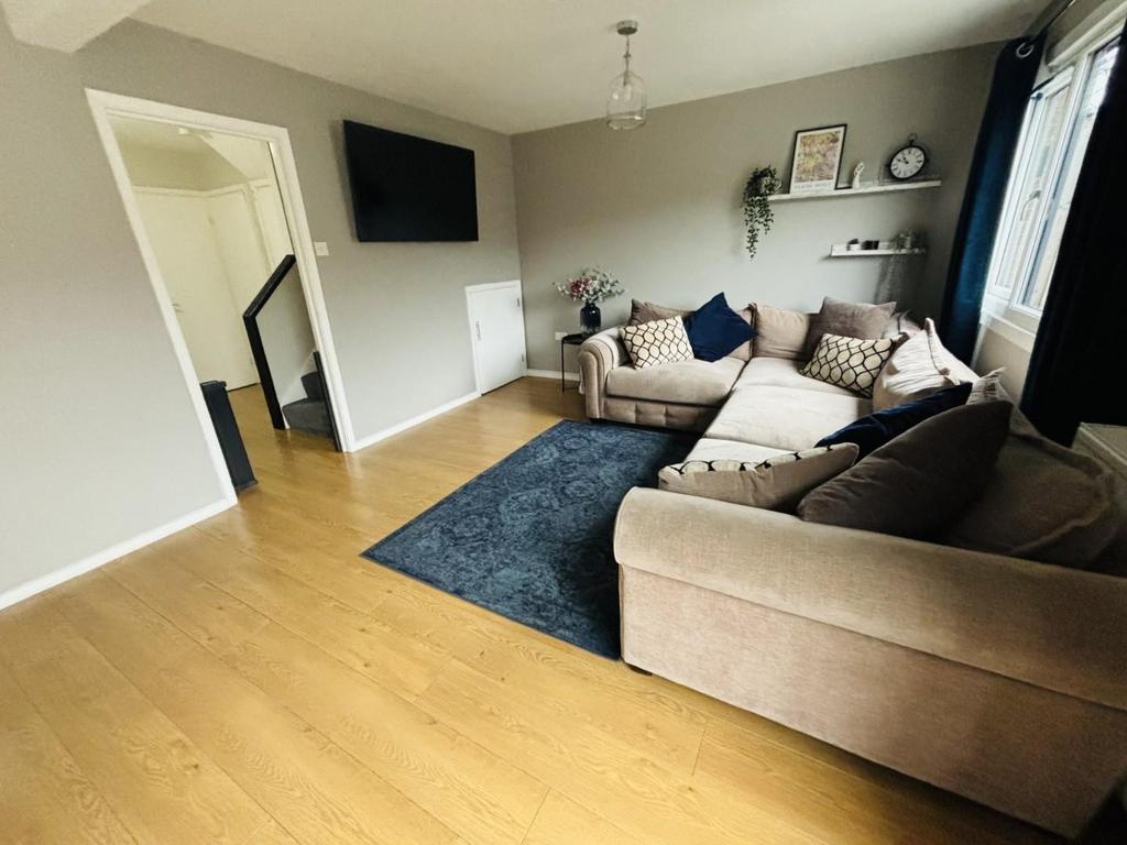 Living Room.JPEG
