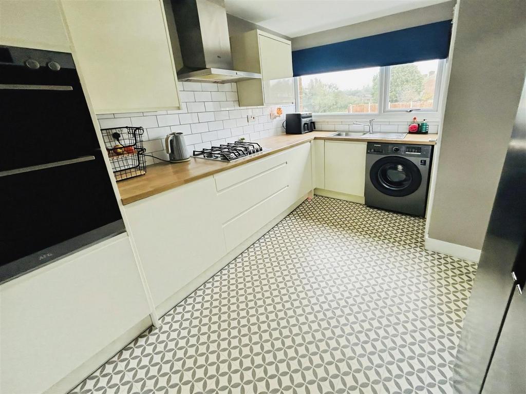 Kitchen2.JPEG.jpg