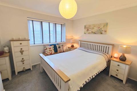 2 bedroom end of terrace house for sale, Newlands Close, Brighouse HD6