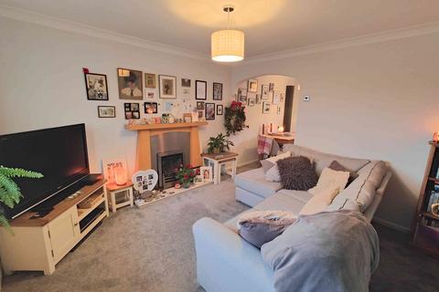 2 bedroom end of terrace house for sale, Newlands Close, Brighouse HD6