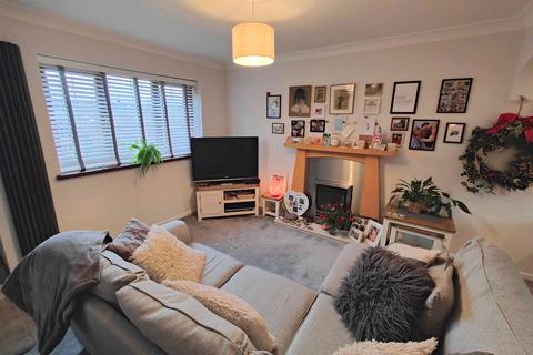 2 bedroom end of terrace house for sale, Newlands Close, Brighouse HD6