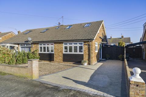 3 bedroom bungalow for sale - Alfred Road, Hawley