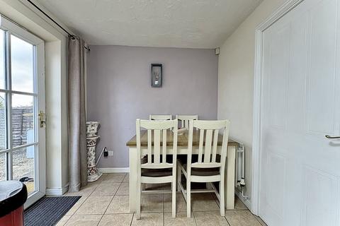 2 bedroom end of terrace house for sale, Garrick Close, EARLS KEEP, DY1 3DF