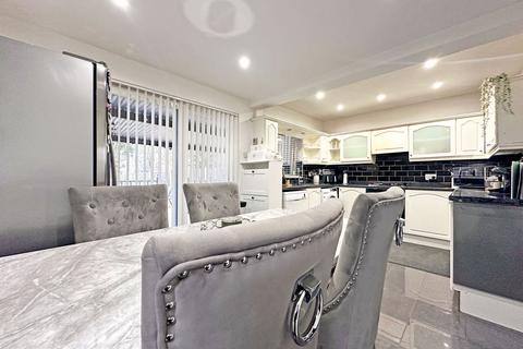 3 bedroom end of terrace house for sale, Cotterills Road, TIPTON, DY4 0JY