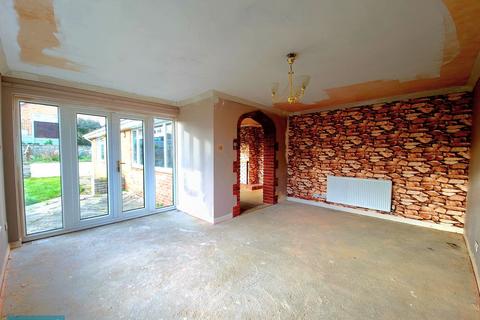 3 bedroom detached bungalow for sale, NO CHAIN - West View Close, Middlezoy, Nr. Bridgwater
