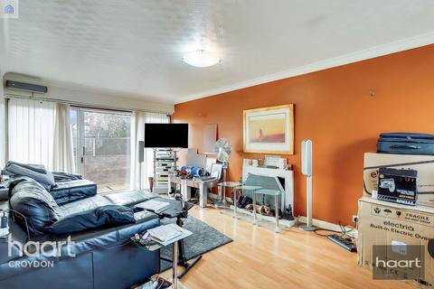 undefined, Oak Way, Croydon
