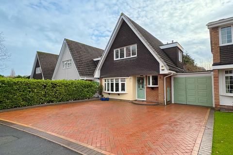 3 bedroom detached house for sale, Tean Close, Burntwood, WS7 9JS