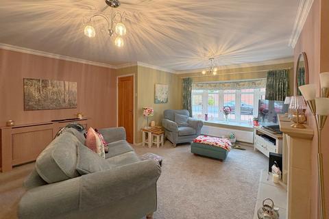 3 bedroom detached house for sale, Tean Close, Burntwood, WS7 9JS