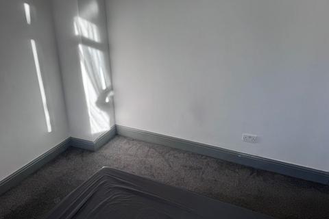 1 bedroom flat to rent, Tanfield Road, Huddersfield